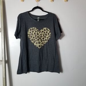INSTANT MESSAGE WOMEN'S GRAY WITH LEOPARD PRINT HEART SHORT SLEEVE SHIRT SIZE XL